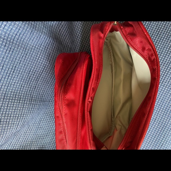 NWOT water resistant fabric travel bags with hanging loop - Picture 2 of 2